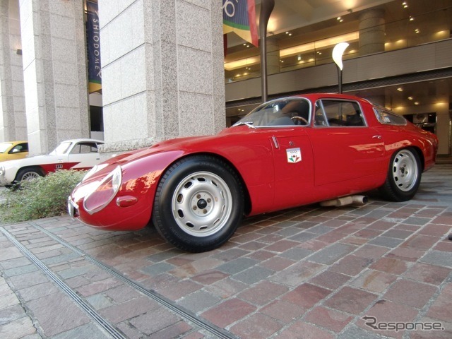 展示のみの参加であった、アルファロメオ・ジュリアTZ(1964年)。カロッツェリア・ザガートの作品としては非常に有名な1台。鋼管フレームを持つためTZ(Tubolare Zagato)と呼ばれる。