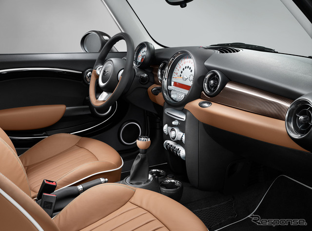 50周年記念モデル「MINI 50メイフェア」(写真は欧州仕様)