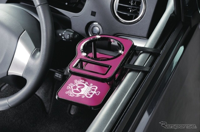 桃華絵里プロデュース『momoeri(モモエリ)』モテカワCAR GOODS発売