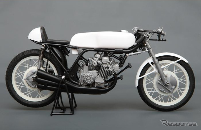 ホンダRC166 GPレーサー(画像は試作品、未塗装。製品のホイールはメッキ仕様となる)