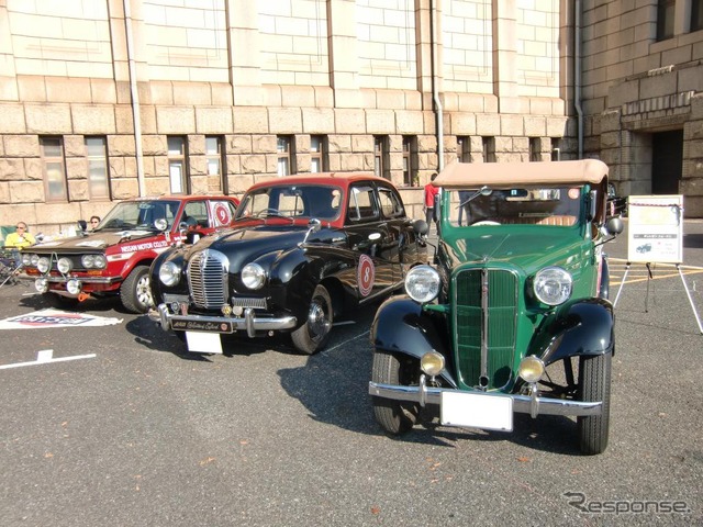 トヨタだけではなく日産車も参加。右から1938年ダットサン・フェートン、1954年オースチンA40サマーセット（日産製）、1971年日産ブルーバード