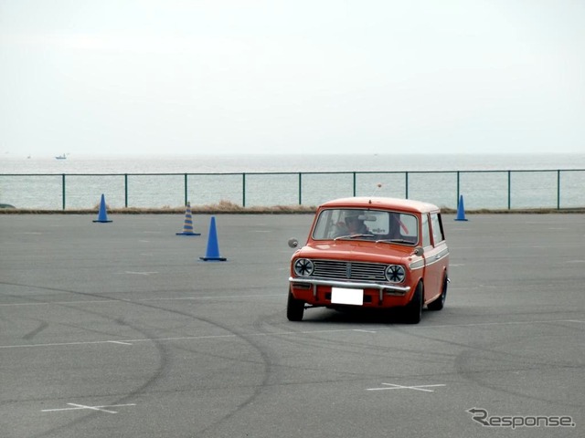 果敢に攻める1976年Miniクラブマンエステート
