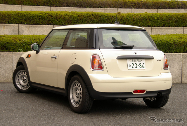 【MINI ワン & プジョー 207比較試乗】クラスきっての個性派2モデルの評価は…森口将之