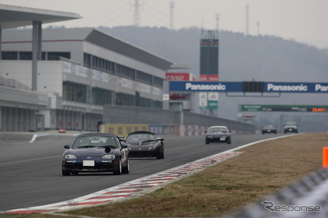 EZ CHALLENGE！ではサーキットを走りたいビギナーを募集する