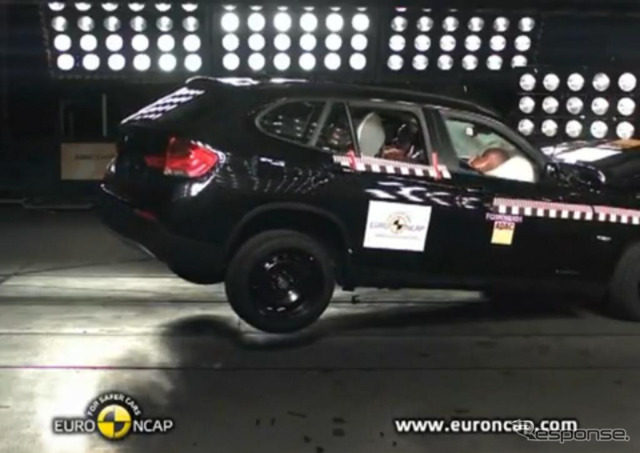 BMW X1の衝突テスト