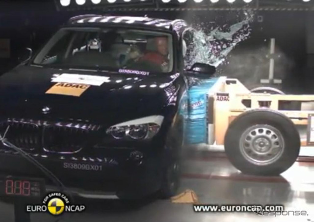 BMW X1の衝突テスト