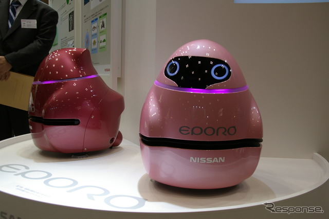 自動車メーカー各社の出展ブース
