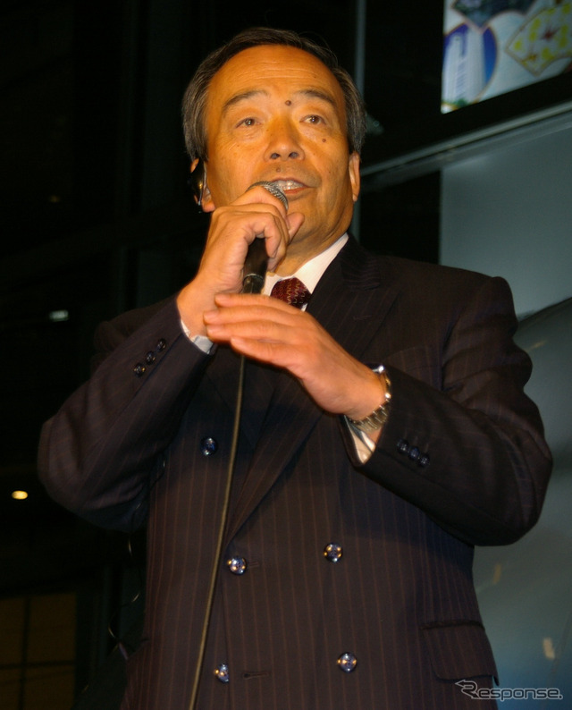 プリウスPHV キー引き渡し式(14日、東京・国際フォーラム)