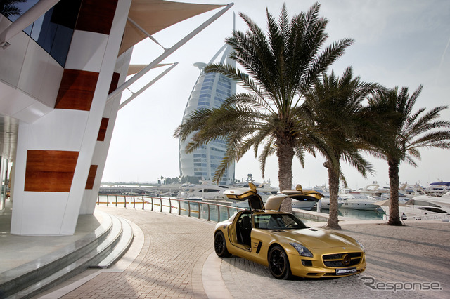 SLS AMGデザートゴールド