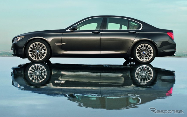 BMW 740i