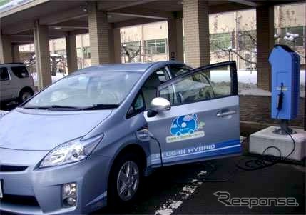 プラグインハイブリッド車を用いた充電デモ