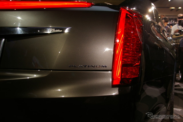 キャデラック XTS