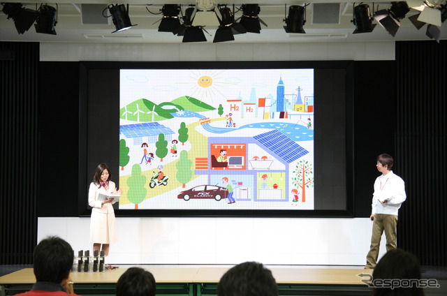 燃料電池電気自動車教室の様子