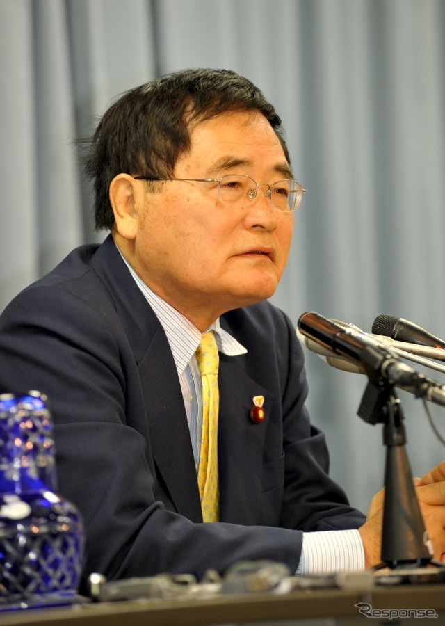 15日、金融庁の閣議後の会見(撮影=中島みなみ)