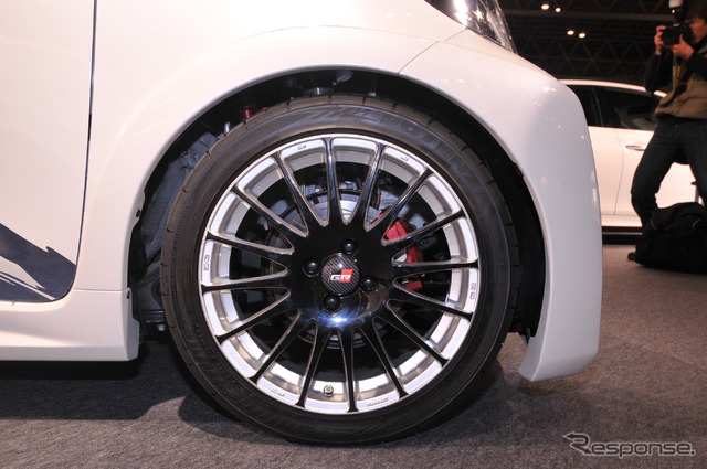 トヨタ iQ スーパーチャジャーコンセプト