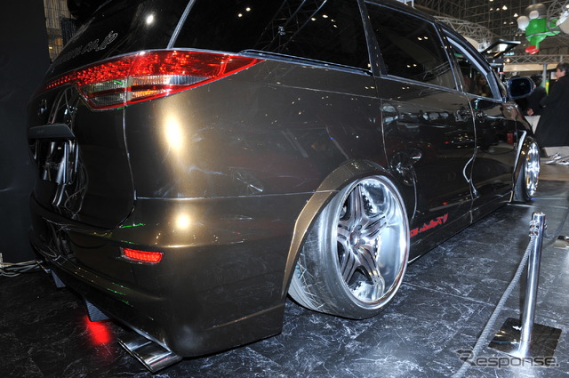 AVANZARE スポーツ エスティマ コンプリート