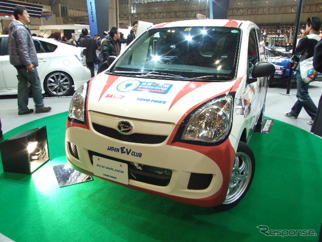 トーヨータイヤブースに展示された“世界記録保持車”「ミラEV」