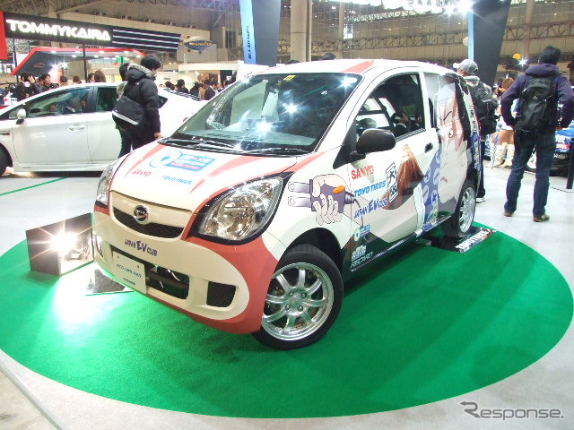 トーヨータイヤブースに展示された“世界記録保持車”「ミラEV」