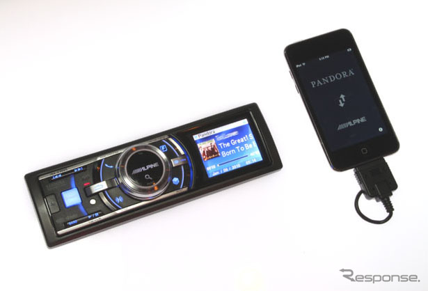 iPhoneアプリのPandoraから直接コントロールできる初のデジタルメディアレシーバ・iDA-X305S。2010年春の発売予定。価格は400ドル