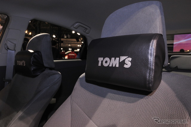 トヨタ TOM'S プリウス