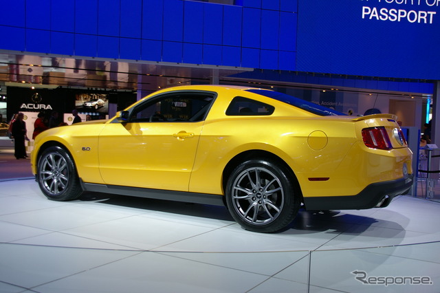 フォード マスタング GT 5.0リットル V8
