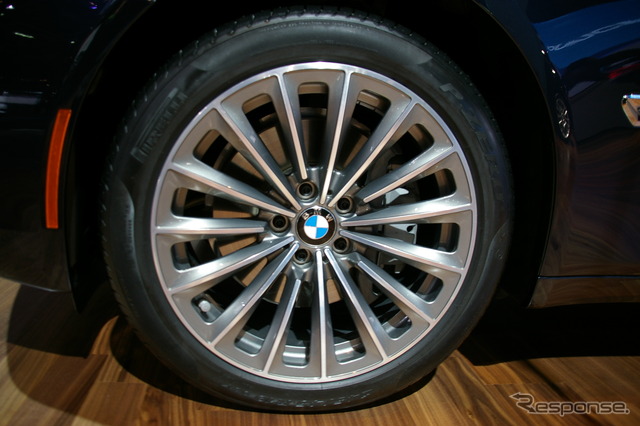 BMW 740i