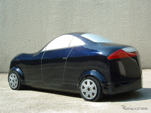 【未来のカーデザイナー】オトナのためのデートカー『MOODY BLUES』