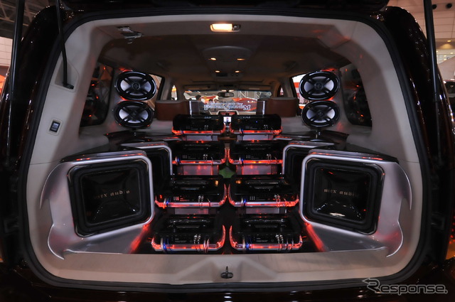 インフィニティ QX56「Pimp My QX」（J-LUG）