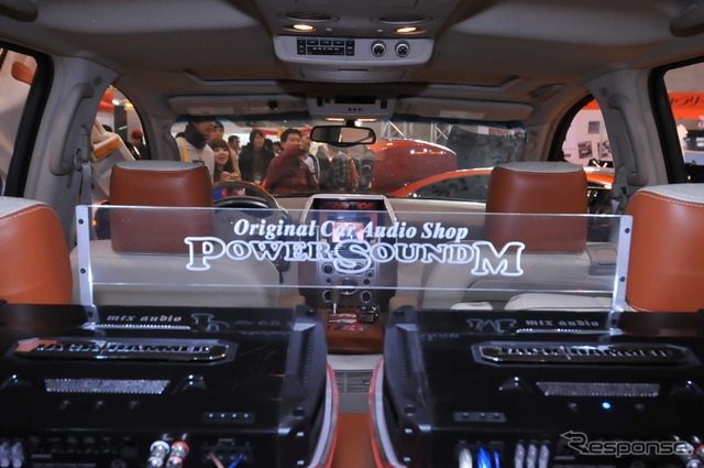 インフィニティ QX56「Pimp My QX」（J-LUG）