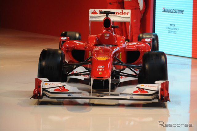 2010年F1マシン「F10」発表会(28日)