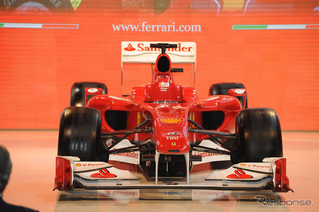 2010年F1マシン「F10」発表会(28日)