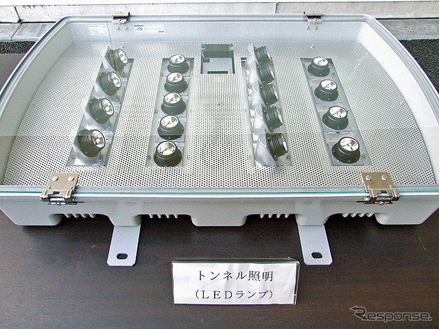 新たなトンネル照明の開発に向けた実証実験