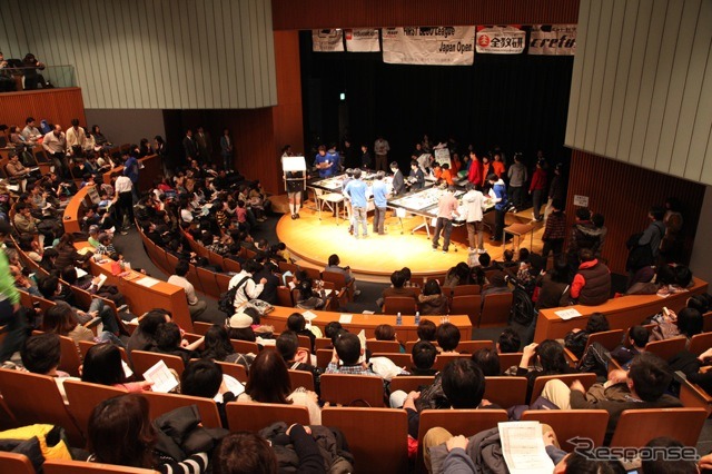 14日、日本科学未来館