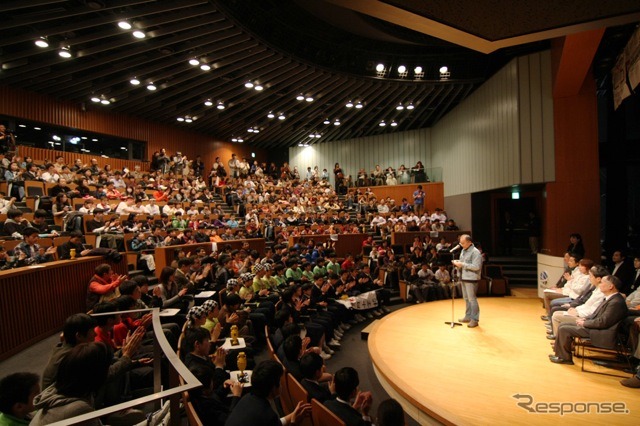 14日、日本科学未来館