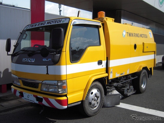 働くクルマ大集合　ロードスウィーパー