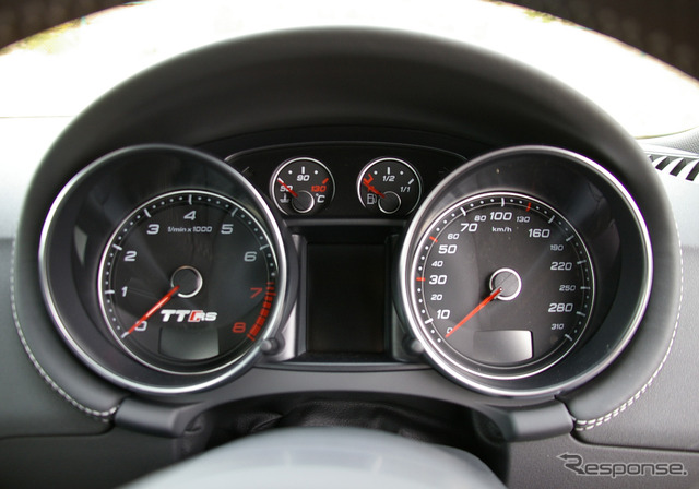 TT RSクーペ