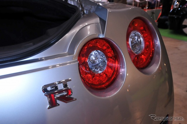 日産 GT-R カーボンパーツ装着車(ベストカー)