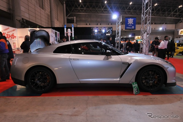 日産 GT-R カーボンパーツ装着車(ベストカー)