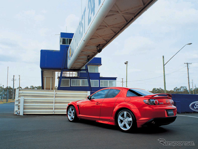 【マツダ『RX-8』発表】ロータリーだ! 4ドア・4シーターだ!! スポーツだ!!!