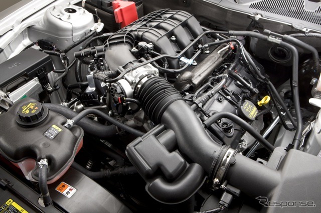 2011年型マスタングV6