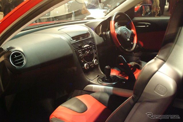 【マツダ『RX-8』発表】ベストであり愛であり魂である……Zoom-Zoom