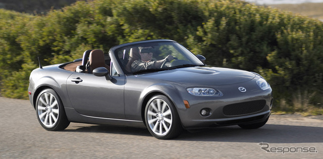 MX-5ミアタ（日本名＝ロードスター）