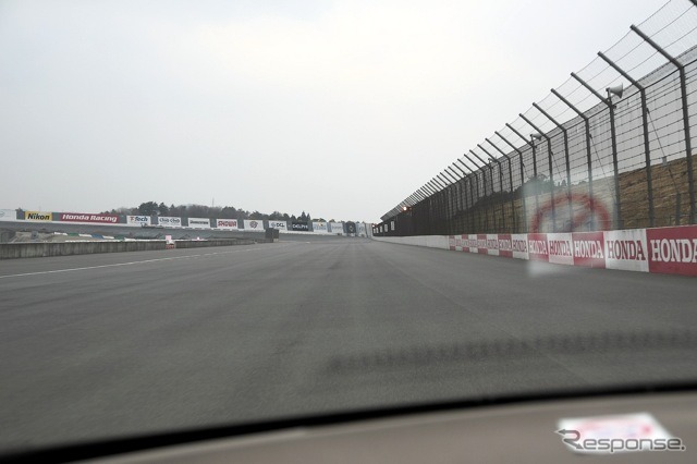 バックストレート。直線の長さは600m