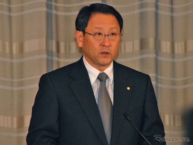 豊田社長（写真は2月17日・東京本社での会見の様子）