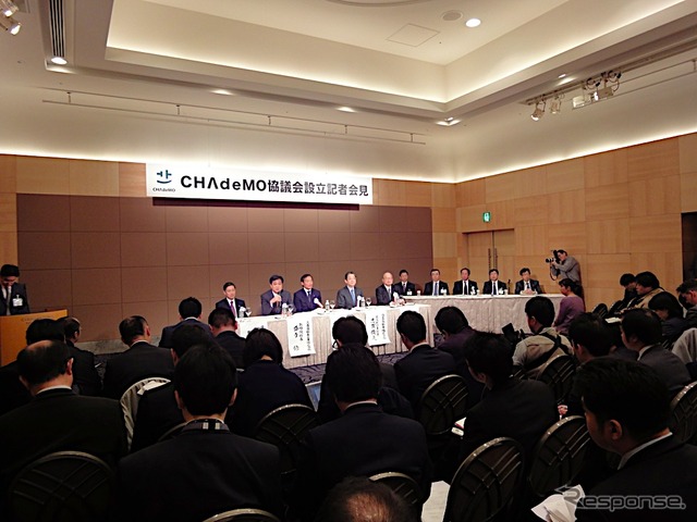 設立記者会見会場