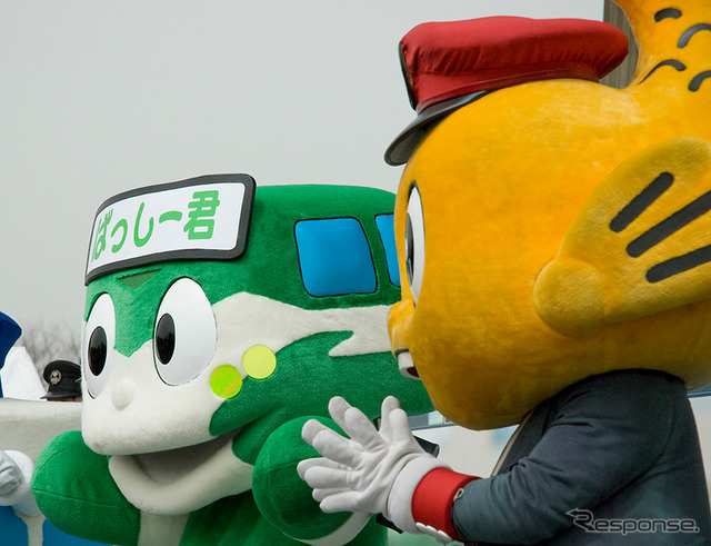 ステージ上のキャラクターたち
