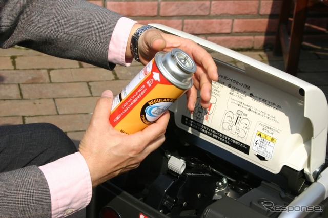 エネポの燃料はごく普通のカセットコンロ用のガスボンベ