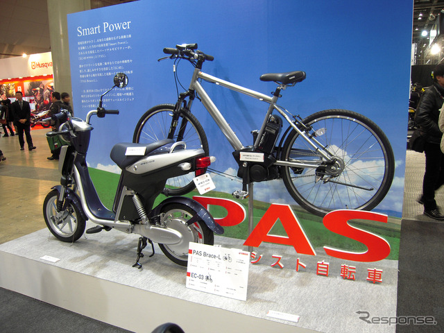 PASシリーズは男性ユーザーからの人気が高い「ブレイス」を出展していた。