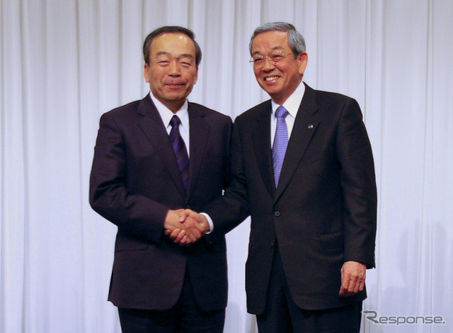 左からトヨタ内山田副所長、マツダ山木副社長