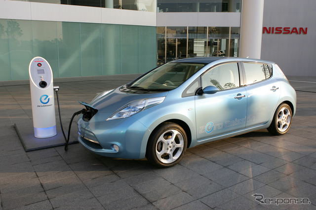 予約受付を開始した電気自動車リーフ